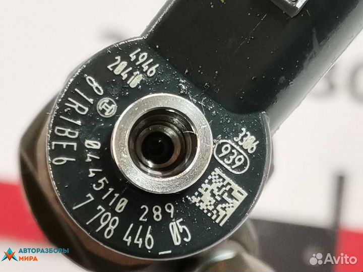 Форсунка BMW 1 E82/E88 2-й рест. 2012 13537798446