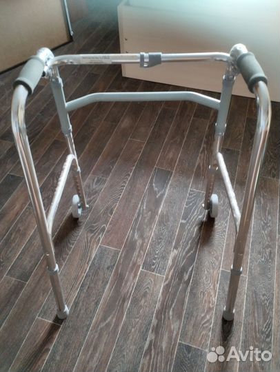 Ходунки для взрослых на колесах