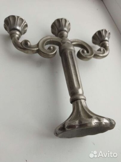 Подсвечник литой на три свечи