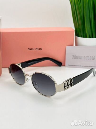 Солнцезащитные очки женские Miu Miu