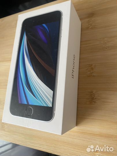iPhone SE, 64 ГБ