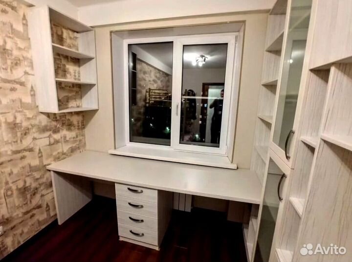 Рабочая зона у окна