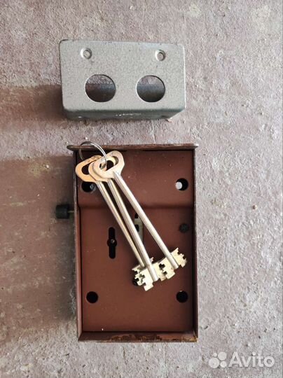 Замок гаражный