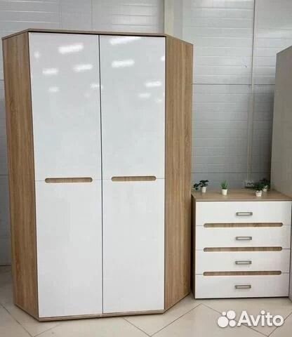 Шкаф угловой 