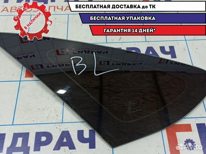 Стекло кузовное глухое левое Ford Focus 2 1360767