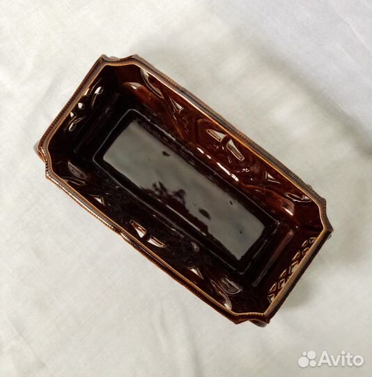 Ваза керамическая резная Карета