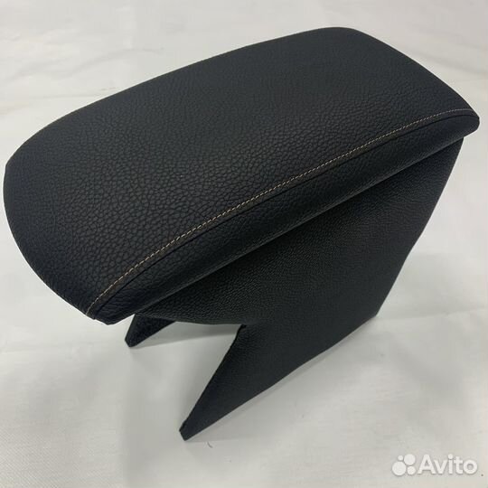 Подлокотник Nissan Note e-Power 2016-2020