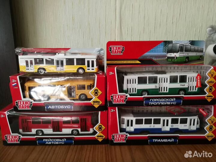 Продаю модели автобусов