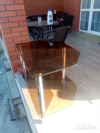 Стеклянная тумба под тв