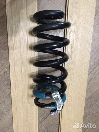 Задняя пружина grand cherokee 2012