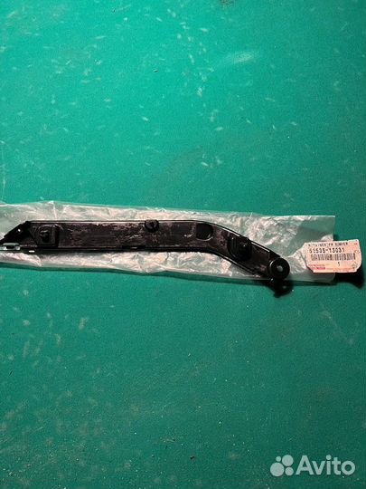 Кронштейн переднего бампера Toyota 5253513031