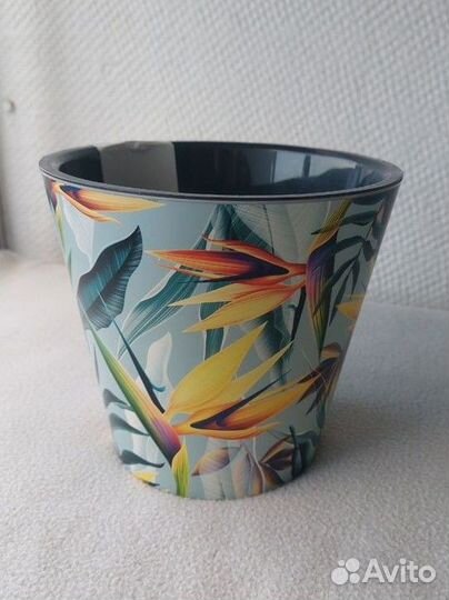 Новое Кашпо пластиковое 1.6л с автополивом InGreen