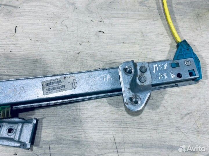 Стеклоподъемник передний левый Лада Гранта