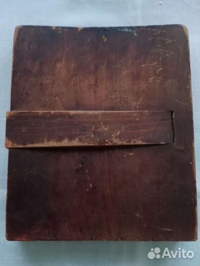 Старинные иконы 18 века на золоте