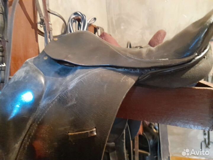 Седло для лошади. Выездковое. Седло б/у