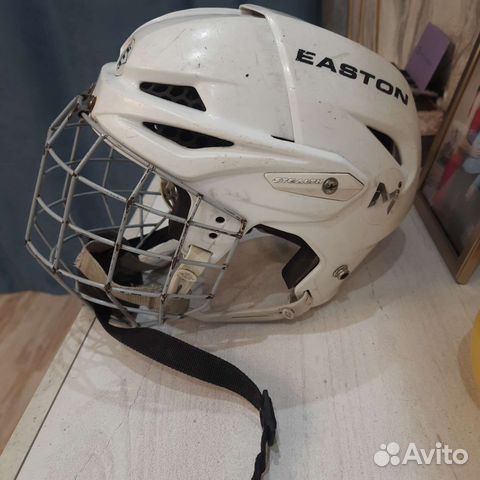 Хоккейный шлем