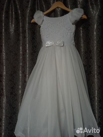 Платье белое