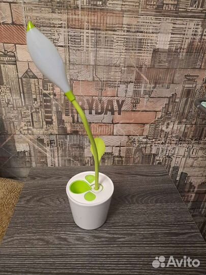 Лампа настольная