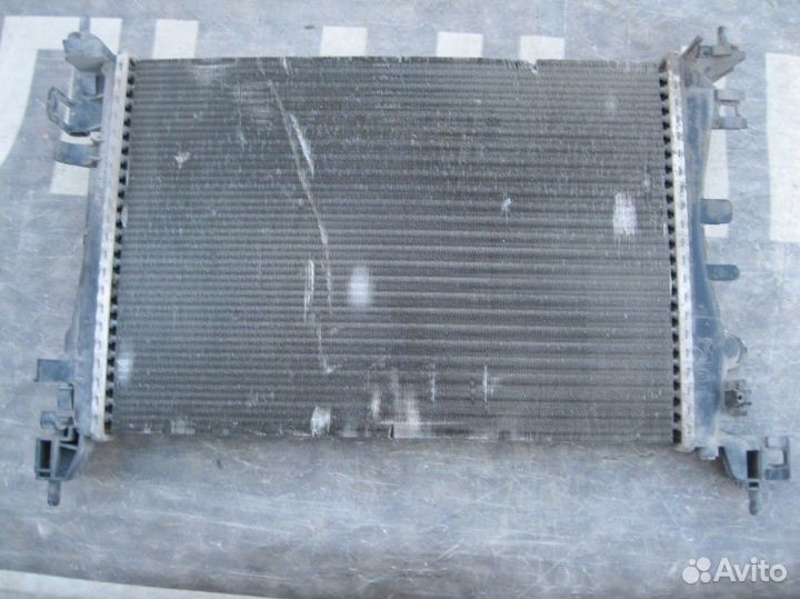 Opel Corsa D Радиатор охлаждения