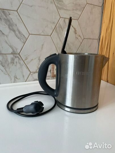 Электрический чайник Bork K701