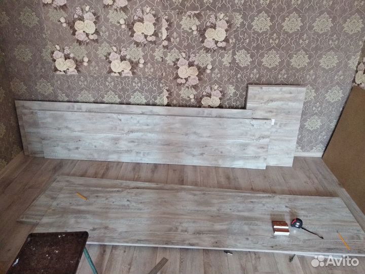 Настенная полка