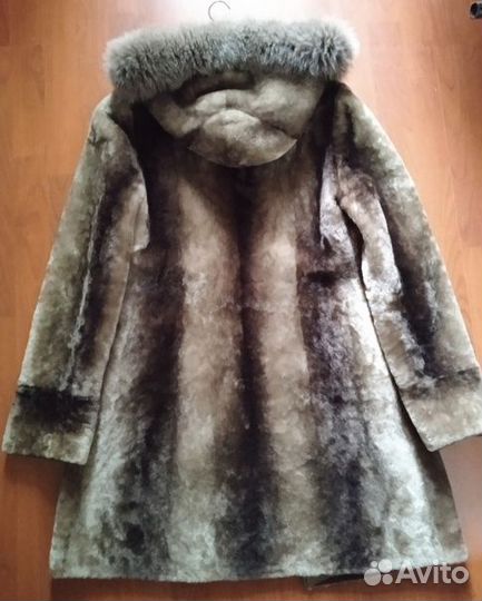 Шуба мутоновая с капюшоном