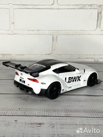 Toyota Supra A90 масштаб 1:24 моделька