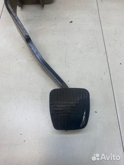 Педаль тормоза Nissan Primera P11 1.6 GA16 1999