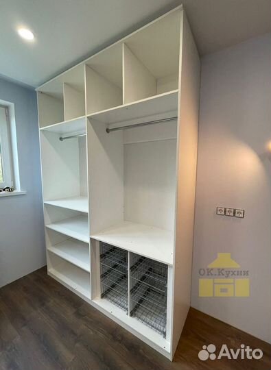 Шкаф двухстворчатый