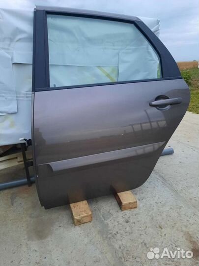 Задняя дверь