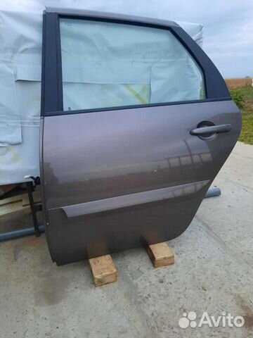 Задняя дверь