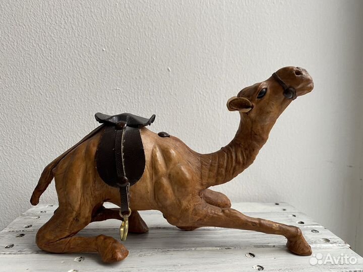 Фигурка верблюда