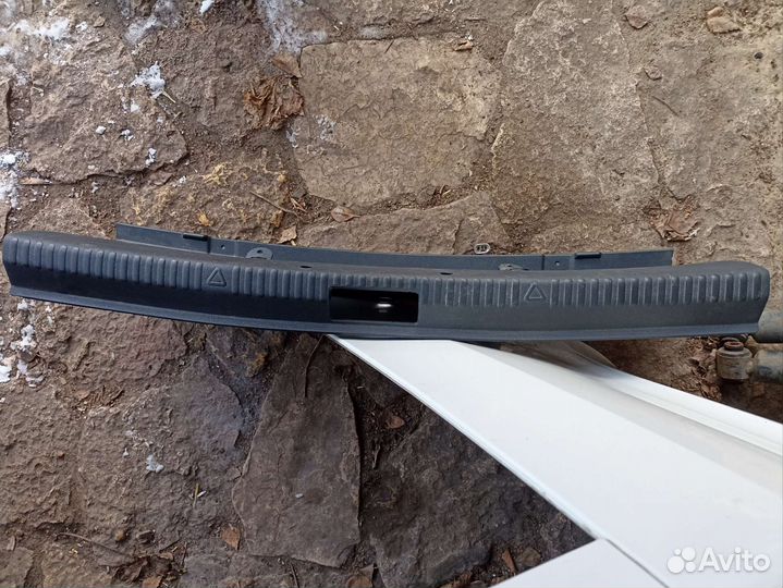 Обшивка багажника задняя Skoda Octavia A7 рест