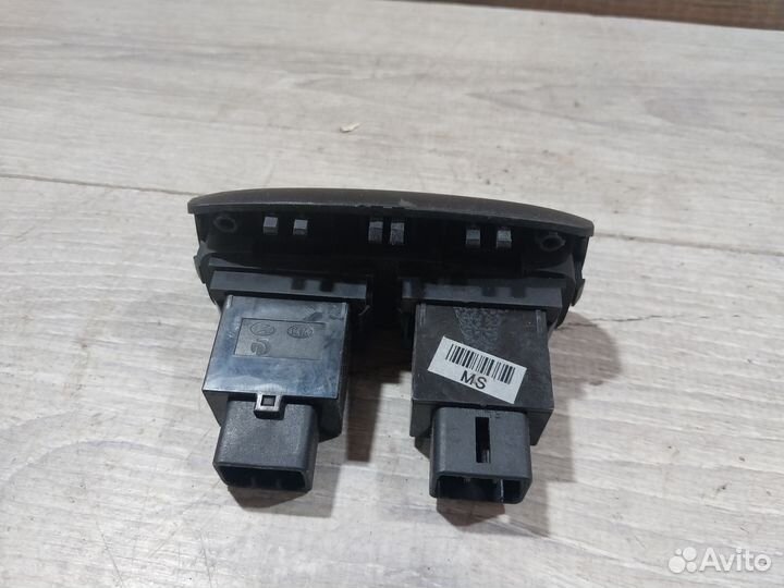 Кнопки подогрева сидений Hyundai Tucson 1 JM