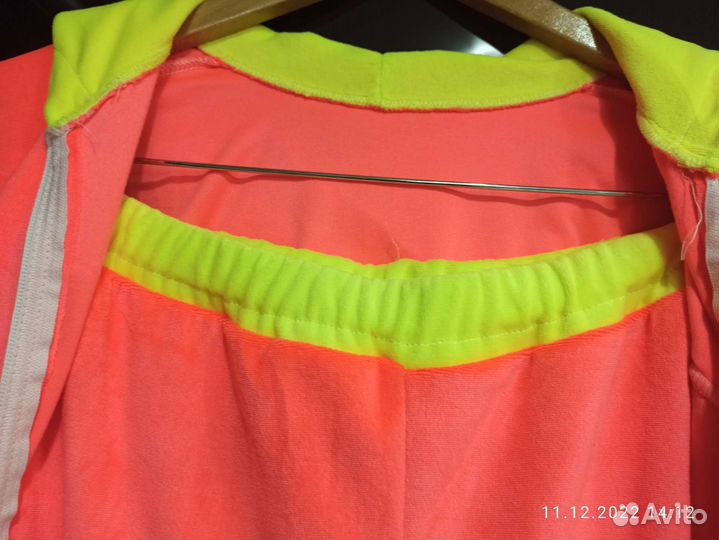 Продам спортивный костюм 46-48 р новый