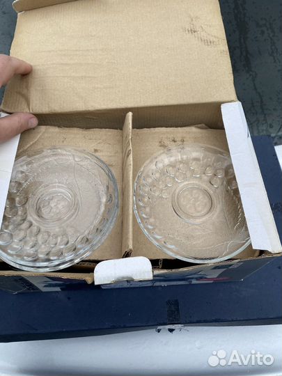 Набор чашек с блюдцами