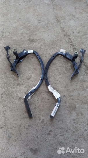 Петли багажника правая левая Toyota Camry XV70