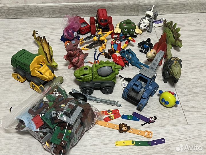 Лего, игрушки киндер, конструкторы. Цена за все