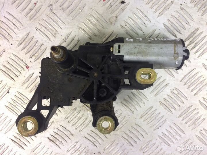 Моторчик стеклоочистителя задний VW Golf 4