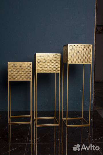 Подставка для цветов напольная металлическая