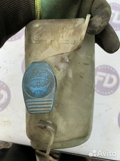 Бачок омывателя volkswagen golf 3