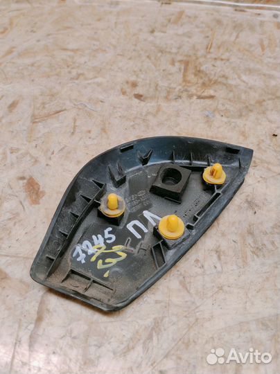 Крышка зеркала внутренняя левая Kia Ceed