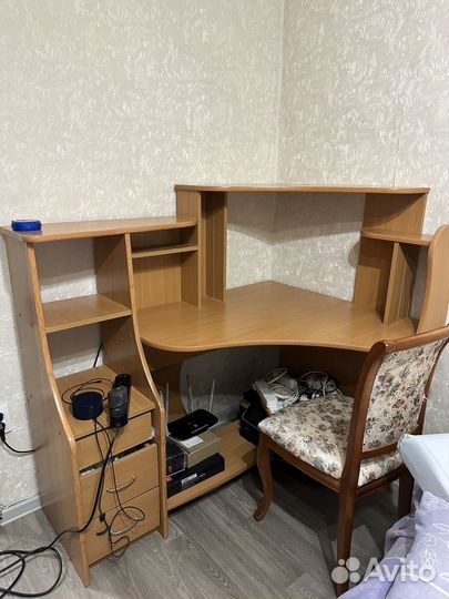 Компьютерный стол