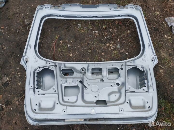 Дверь багажника Санг Енг Рекстон