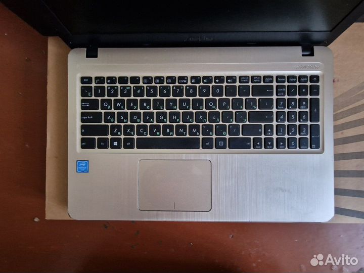 Ноутбук asus
