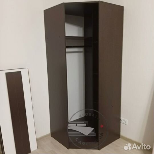 Шкаф