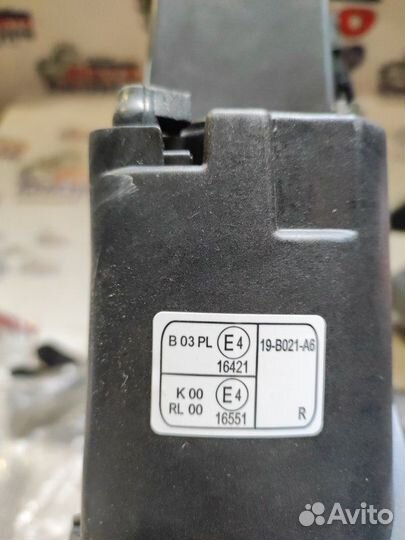 Фара противотуманная передняя правая Volkswagen