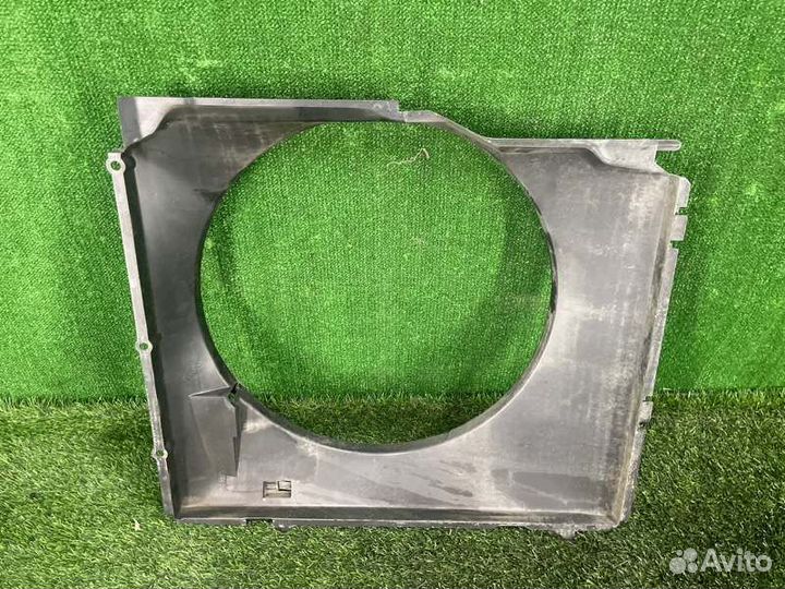 Диффузор радиатора Bmw X5 E53 M54B30 2006