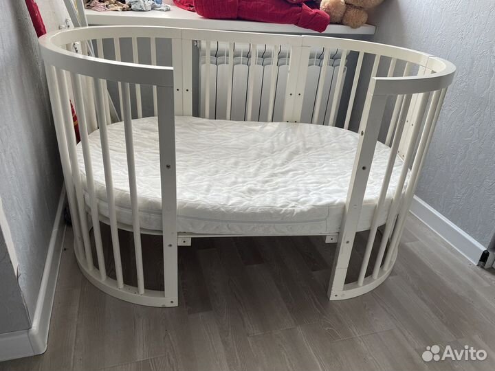 Кроватка детская овальная