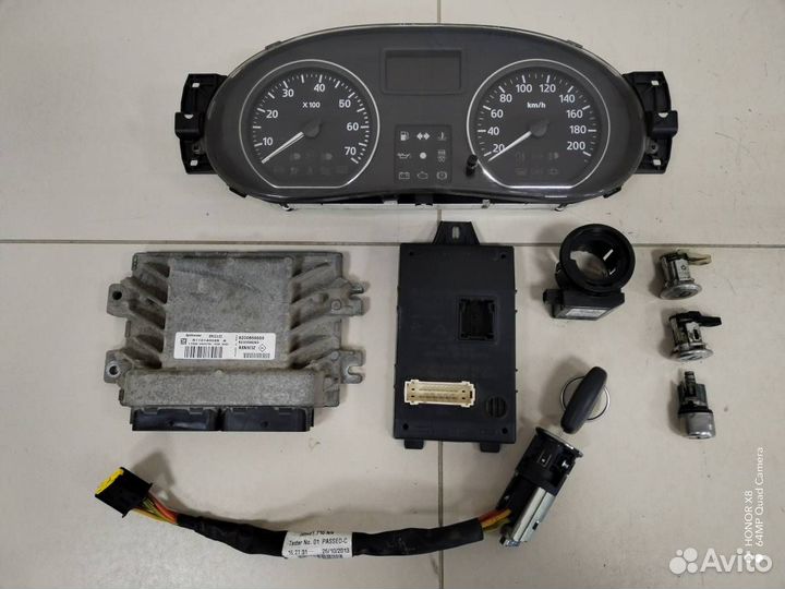 Б/У Замок зажигания (комплект) 248107719R, 8200